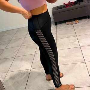 VICTORIA SECRET BLACK SHINY HIGH WASTE LEGGINGS LIKE NEW